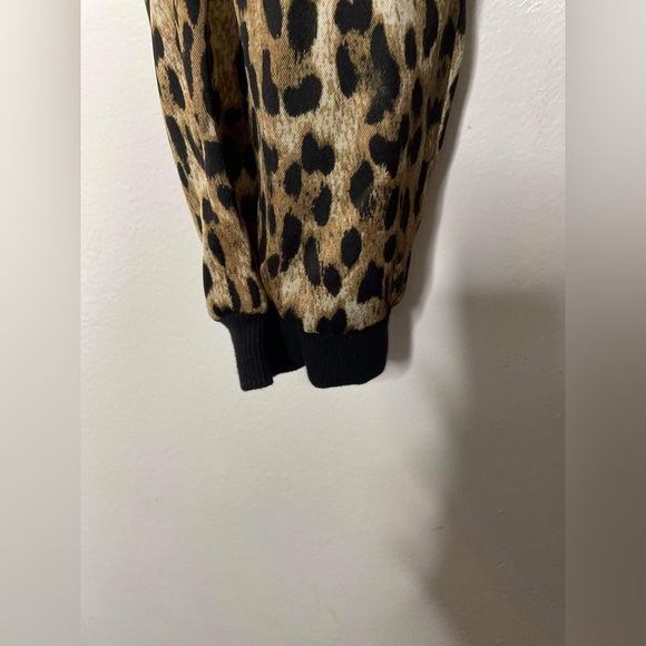 NWT, Zara cheetah jogger pants, size medium - Picture 5 of 12